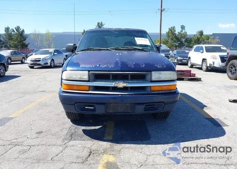 2001 Chevrolet S-10 Ls из США, поврежденный, VIN 1GCCS19W218177527